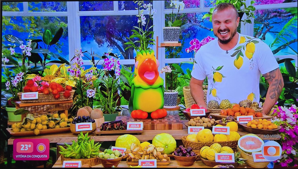 Olha só quem hoje visita o 
#MaisVoce com NáMaria. Murilo o mago das plantas do #VivaOVerde #EDeCasa #EDeCasaNasRedes
rodeado de frutas exóticas e flores. <a href="/musoares1979/">Murilo A Soares</a> <a href="/ANAMARIABRAGA/">Ana Maria Braga</a>