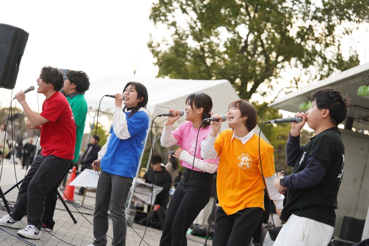 otonari_fromHB's tweet photo. 【応援ありがとうございました！】
私達オトナリは50Fes2025をもちまして、現役での活動を終了いたしました。2024年春より1年間楽しく騒がしく活動させていただきました。新参者を受け入れ、応援してくださった東海が大好きです。本当にありがとうございました！！！また会う日まで！！ https://t.co/D4LnTKJU1N