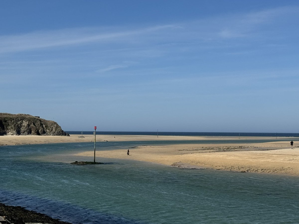 JackiHicks's tweet photo. Nice day for it … 💙💙💙 #walkfromhome #HayleHarbour #fishingboats #sanddunes #Springissprung #myphotography #nofiltneeded 📷 https://t.co/WBhY3QQztK