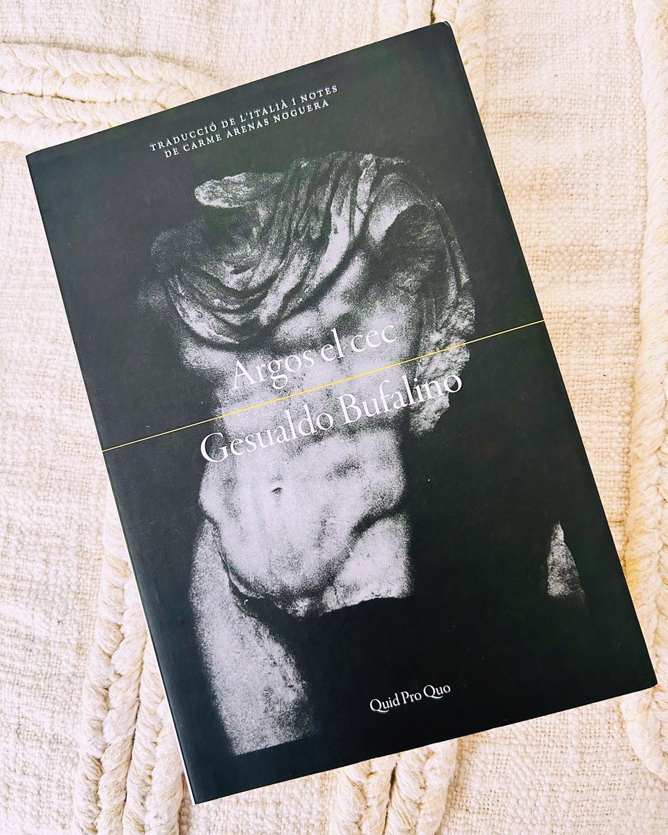 Amb una prosa erudita i bellíssima, contemplam galeries de personatges memorables i paisatges meravellosos d’una Sicília desapareguda en què fins i tot la mort ha desaprès a morir. Un volum, al meu humil entendre, imprescindible.