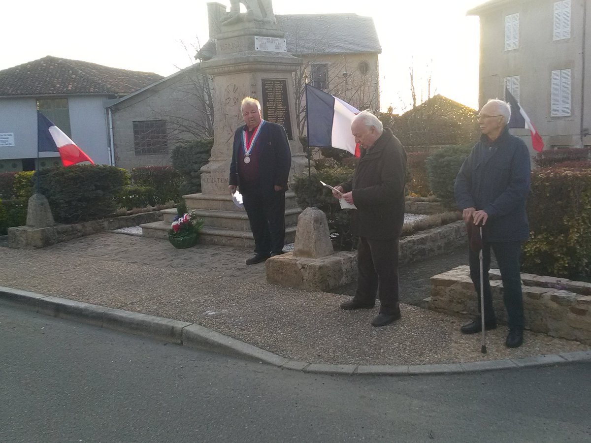 Chateauponsac87's tweet image. Cérémonie du #19mars, #châteauponsac
Journée nationale du souvenir et de recueillement à la mémoire des victimes civiles et militaires de la guerre d'Algérie et des combats en Tunisie et au Maroc.
M. Michel GERMANAUD a lu le discours officiel de Patricia Mirallès