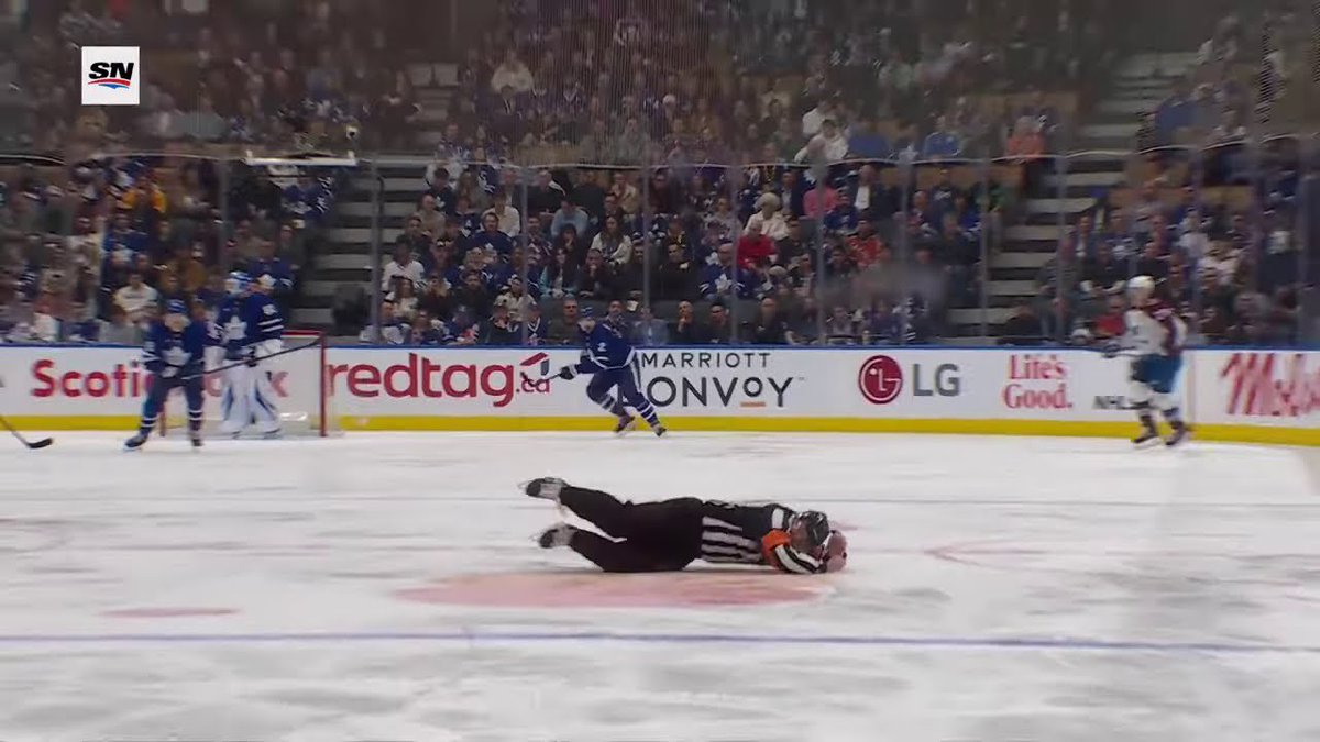 KyleAndrewTweet's tweet image. An absolutely iconic moment in #TorontoMapleLeafs history