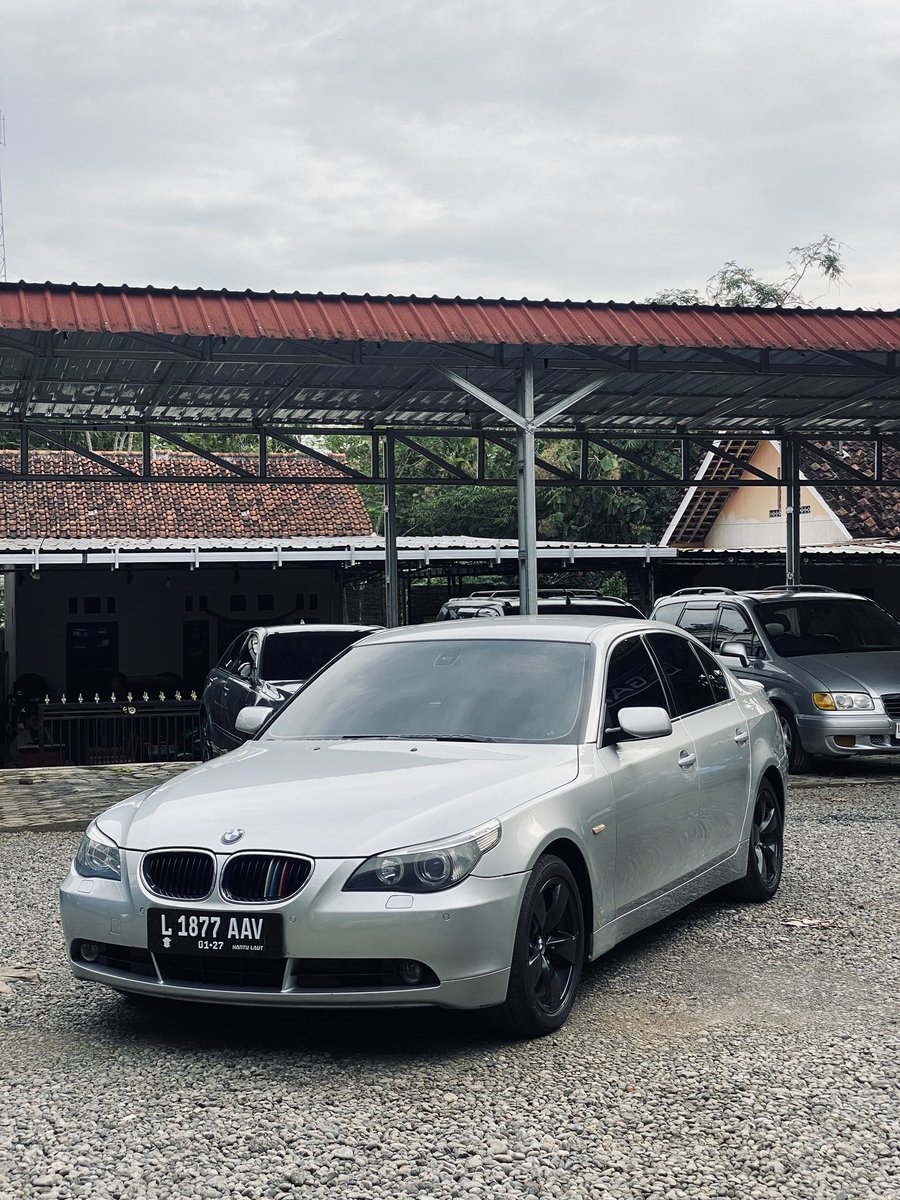 alviinpp's tweet photo. BISMILLAH 
FORSALE‼️ BMW E60 530i
-V6 
-Full electric 
-body alus
-mesin sehat
-audio on
-interior ori
-tirai krey auto
Untuk lebih detail dm aja https://t.co/8C8TL3p1PU