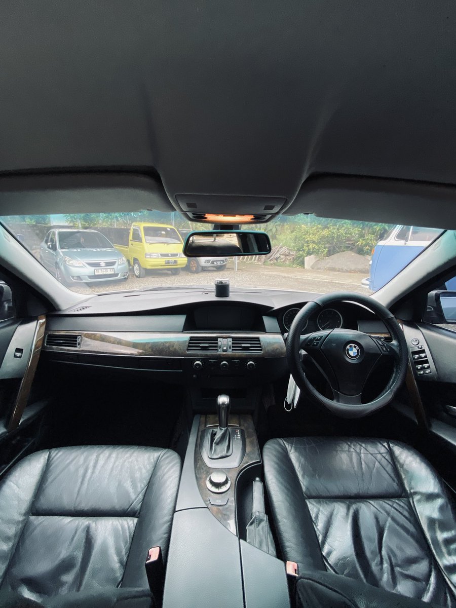 alviinpp's tweet photo. BISMILLAH 
FORSALE‼️ BMW E60 530i
-V6 
-Full electric 
-body alus
-mesin sehat
-audio on
-interior ori
-tirai krey auto
Untuk lebih detail dm aja https://t.co/8C8TL3p1PU