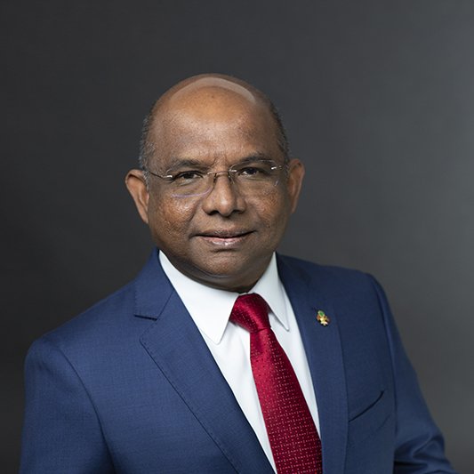 Hassan Kurusee (@hkurusee) on Twitter photo Muizzu began with selective justice, now extended to selective history.
Tamils in 1988 and Malabars in 1750s compromised our sovereignty.
Why is he paying 9,000 MVR to 1988 people and not <a href="/MariyaDidi/">Mariya Didi 🇲🇻</a> and <a href="/abdulla_shahid/">Abdulla Shahid</a>, who come from Dhon Bandaarain family that also saved Muizzu began with selective justice, now extended to selective history.
Tamils in 1988 and Malabars in 1750s compromised our sovereignty.
Why is he paying 9,000 MVR to 1988 people and not <a href="/MariyaDidi/">Mariya Didi 🇲🇻</a> and <a href="/abdulla_shahid/">Abdulla Shahid</a>, who come from Dhon Bandaarain family that also saved