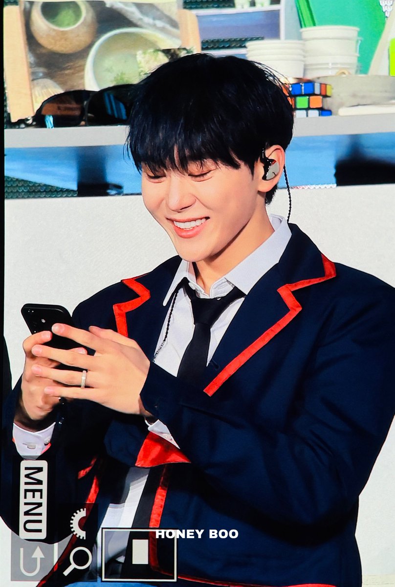 yeoboo0116's tweet photo. 250320 CARATLAND

#승관 #부승관 #SEUNGKWAN #スングァン #세븐틴 #SEVENTEEN https://t.co/WQxguPhxTT