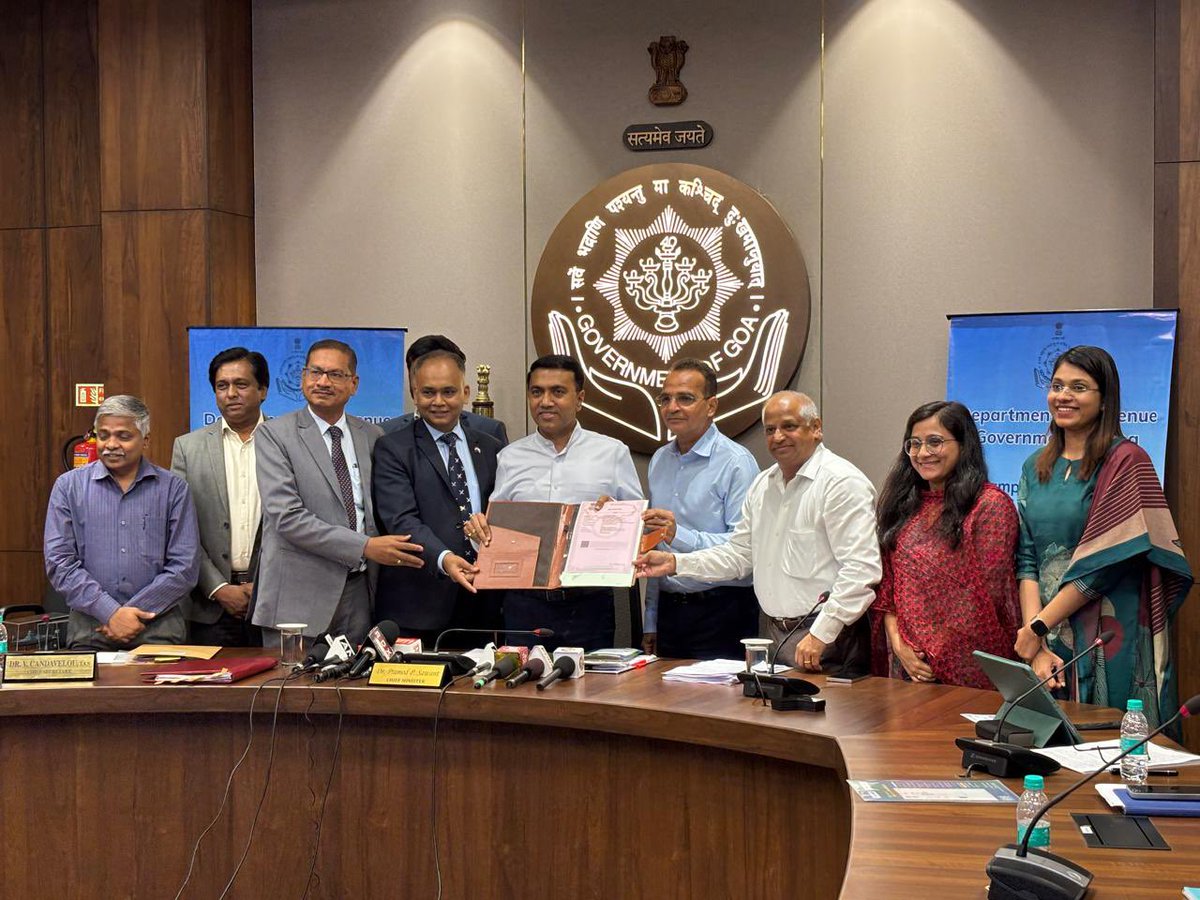 MazagonDockLtd's tweet photo. #MDL has signed an MoU with the State Disaster Management Authority, Goa for an "AI-based Wireless Disaster Detection, Rescue & Communication System". 
Aim is to enhance Disaster Management and Public Safety in Goa. Thank you Hon’ble #CM, Goa! 
#Innovation #disastermanagement #MDL.