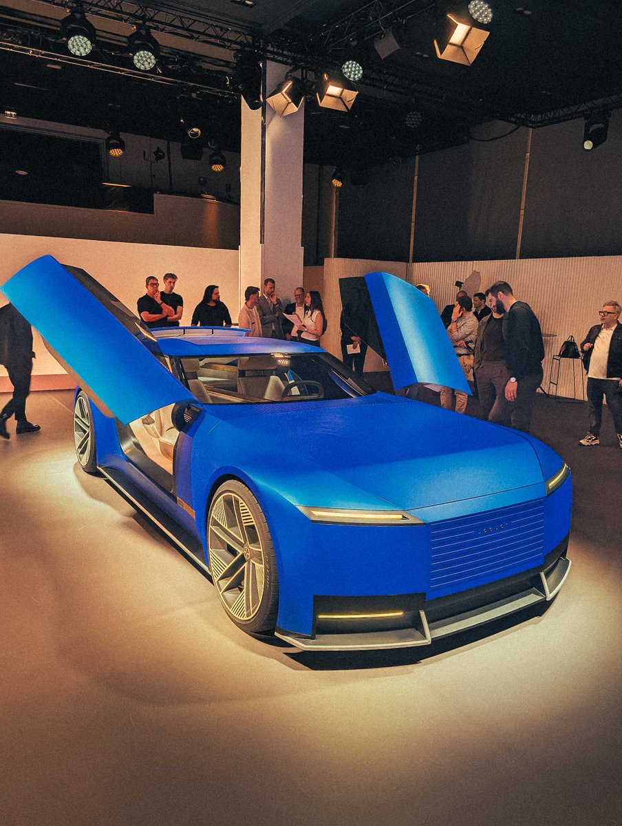 Spotted by <a href="/derekreilly/">Derek Reilly</a> in Paris, the Jaguar Type 00 concept.