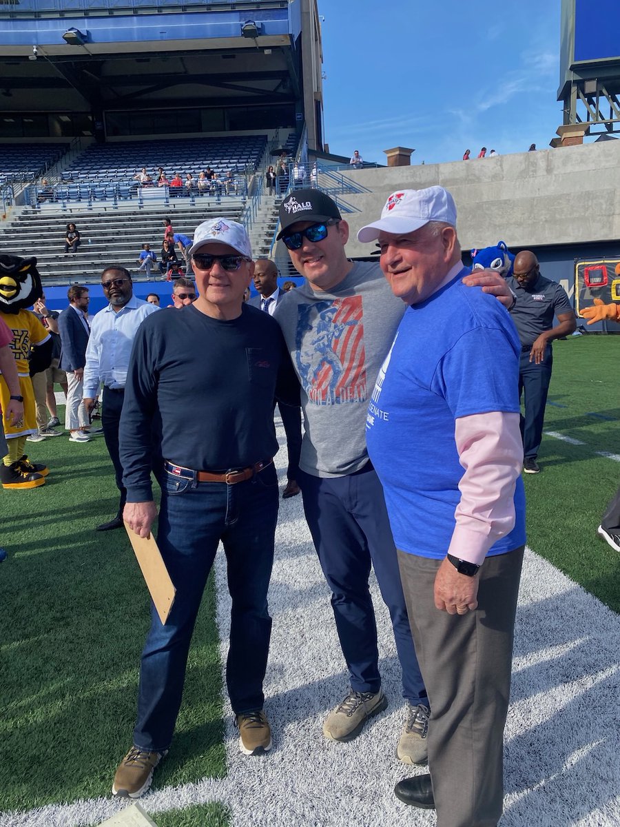 BORUSG's tweet photo. Had a blast cheering on the House & Senate at last night’s annual Kickball Game at @GeorgiaStateU’s Center Parc Stadium! Huge thanks to @JonBurnsGA & @LtGovJonesGA for joining the fun. Congrats to the House on their win! 🤩 🏆 #KickballGame #GeorgiaPolitics https://t.co/6kMDXQO19o