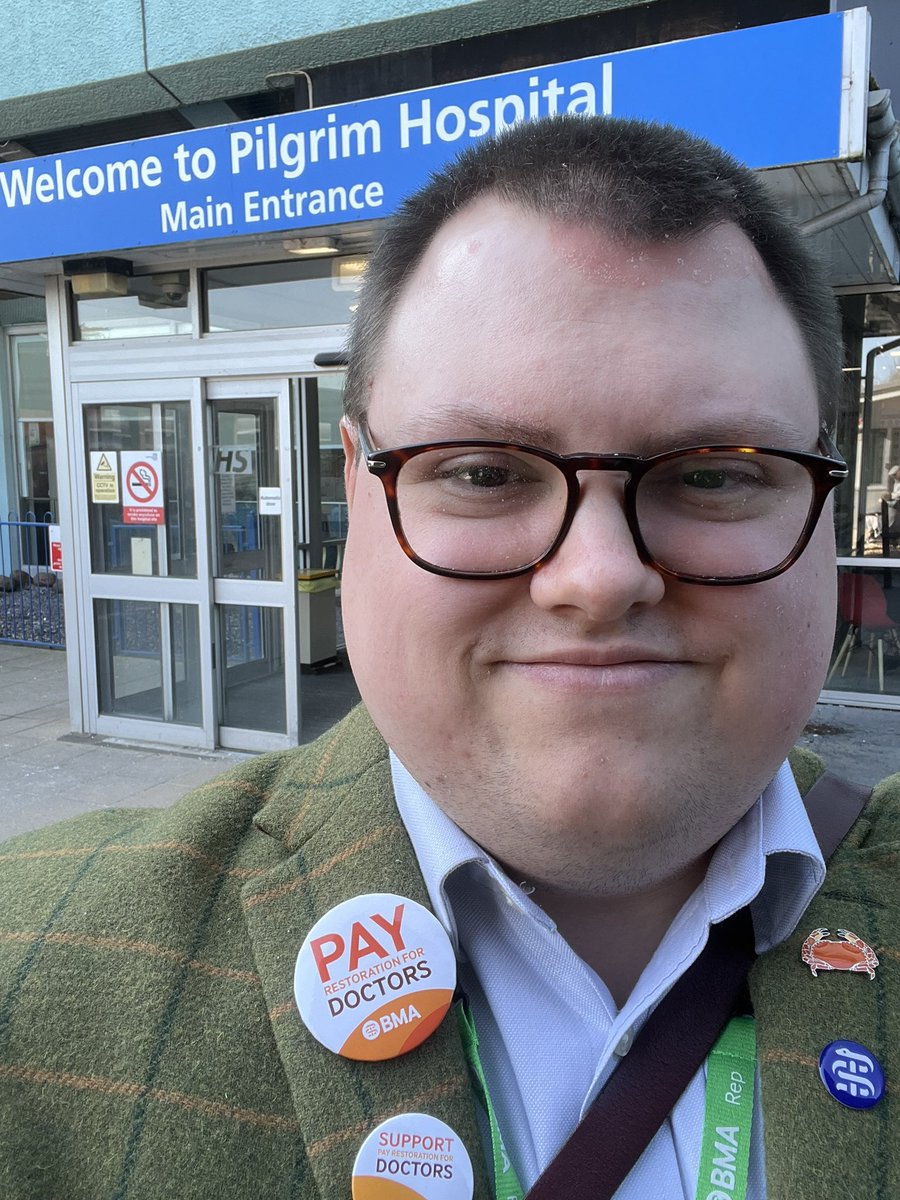 DrDanFountain's tweet image. At Boston today updating doctors on the pay campaign! Have a chat if you see me 🦀 @DoctorsVoteUK