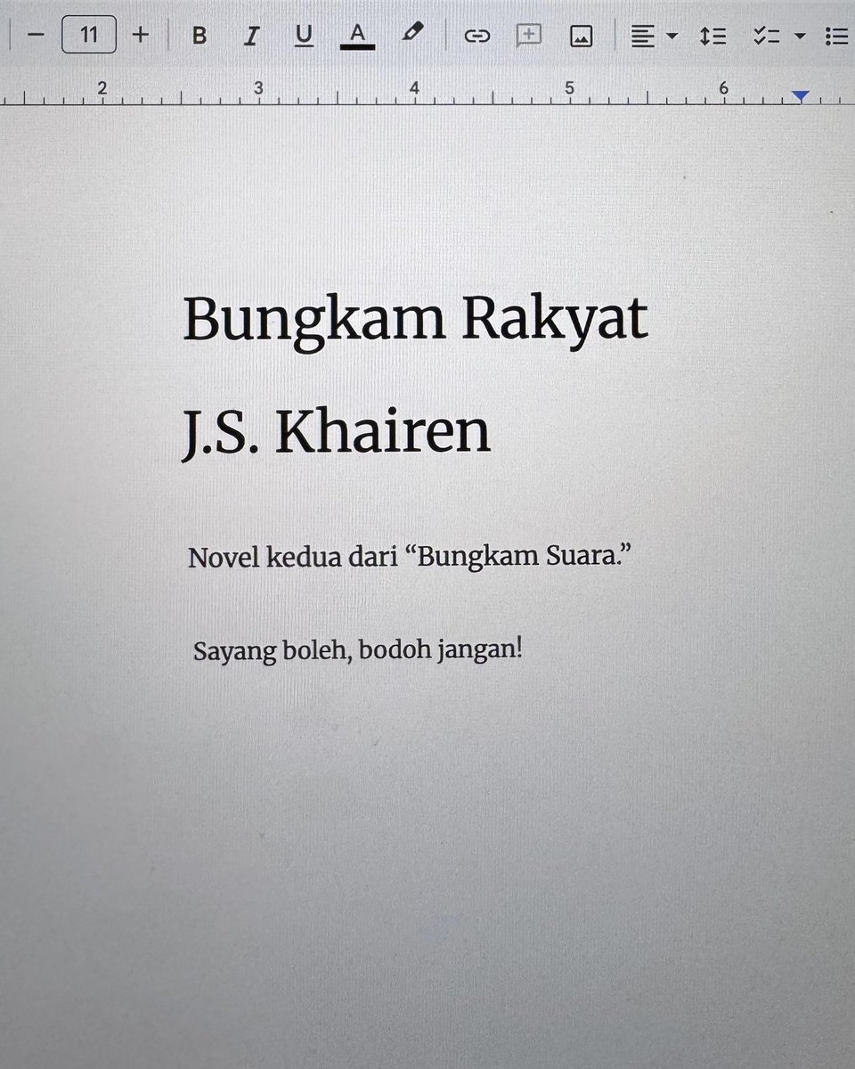 JS_Khairen's tweet image. Masih perlu terbit gak ya, novel ini? 🤐😭