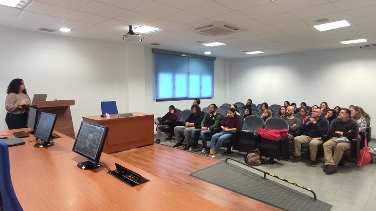 engloba (@engloba_ual) on Twitter photo 🌳👥 Hoy, en el marco de los #Seminarios para conocer las #Investigaciones de nuestros compañeros, <a href="/GhafraouiEl/">Youssra El Ghafraoui</a> ha compartido su investigación doctoral sobre “El papel de la #biodiversidad en los #ValoresCulturales”. ¡Una presentación muy enriquecedora!👏👏 🌳👥 Hoy, en el marco de los #Seminarios para conocer las #Investigaciones de nuestros compañeros, <a href="/GhafraouiEl/">Youssra El Ghafraoui</a> ha compartido su investigación doctoral sobre “El papel de la #biodiversidad en los #ValoresCulturales”. ¡Una presentación muy enriquecedora!👏👏