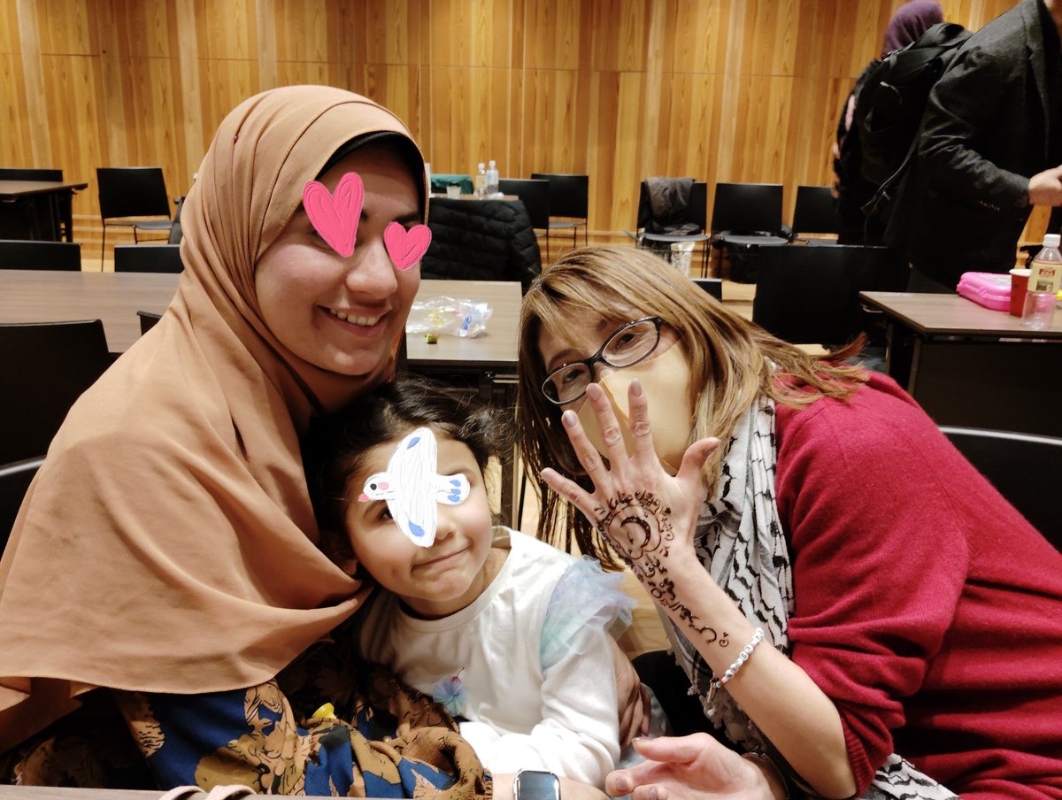 Ok30iynW2TGatKe's tweet photo. 第40回へなちょこぼっちスタンディング
からの
Syrian Hands チャリティ イフタールへ。
美味しいシリア弁当と前回同様ヘナしていただきました。
#HandsOffSyria
#HandsOffGaza https://t.co/lsJ0z5nPJy