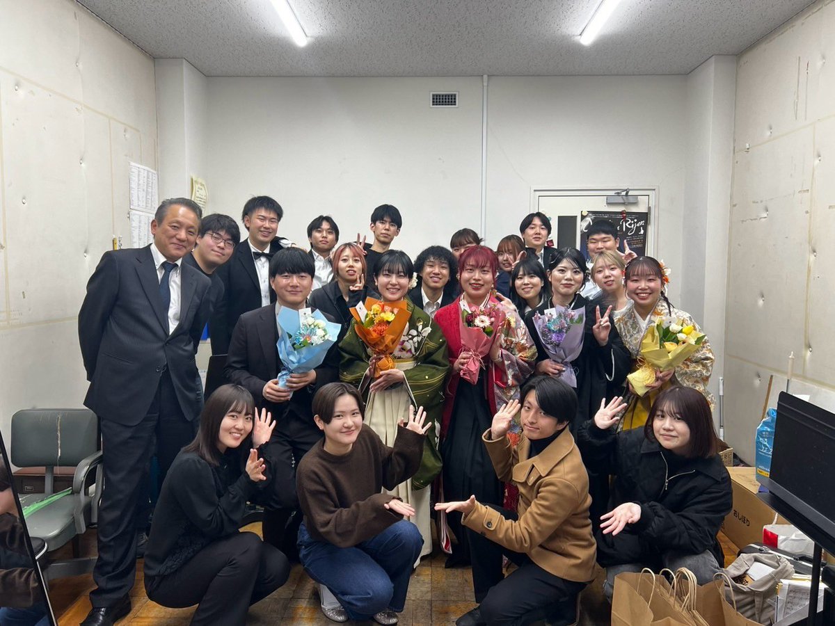 kunion_tb's tweet photo. 【2025.3.19】🎓💐

卒業式でした‼️
ご卒業おめでとうございました！

4年生の先輩方には大変お世話になりました。
演奏面でも、それ以外の面でも沢山学ぶことがありました。

益々のご活躍をお祈りしております💭💗 https://t.co/Ww3Fsn6YEQ