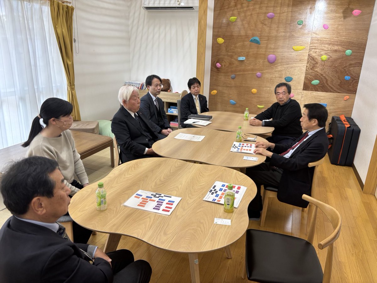 3月18日、「福祉」の名称を冠した唯一の国立大学、大分大学福祉健康科学部主催の福祉セミナーにて、さらなる社会的養育政策の改革の方向性につき基調講演（y-shiozaki.or.jp/contribution/p…）。翌日フォスタリングNPOのchieds、中央児童相談所、多機能化が進む児童養護施設「清浄園」を訪問、熱い意見交換。
