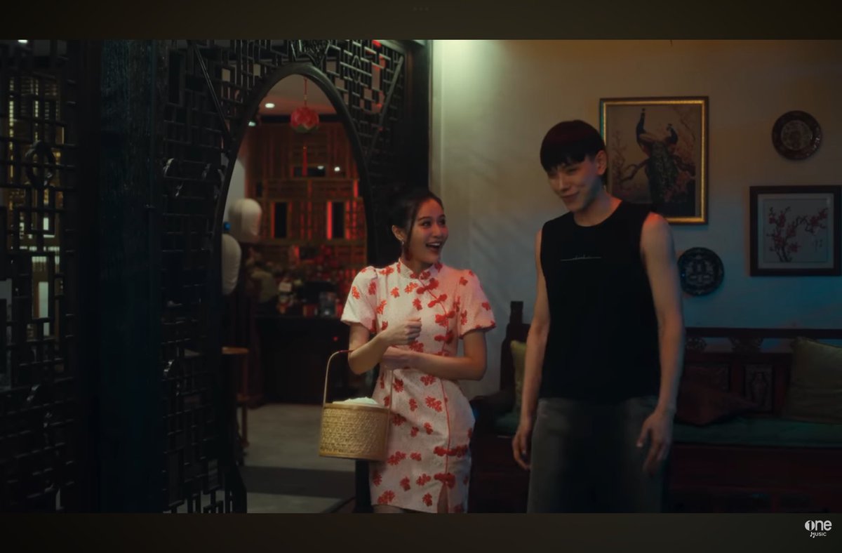 PhingPhing_fc's tweet photo. พักเบรคละคร มาดูอาหมวยในMV #ผิงผิงณิชา x #ต้าห์อู๋
โหลยโท่ย (POOR BOY) 🥹❤️🩹 - DAOU PITTAYA
OFFICIAL MV OUT NOW!! 🎬
📍YouTube : one music
🔗https://t.co/Amb84nhDMq
DAOU POORBOY MV
#ต้าห์อู๋โหลยโท่ยMV
#ต้าห์อู๋โหลยโท่ย
#DAOU
#onemusic
#OPENLABEL
#PhingPhing #PhingNicha https://t.co/SoGopCB2jz