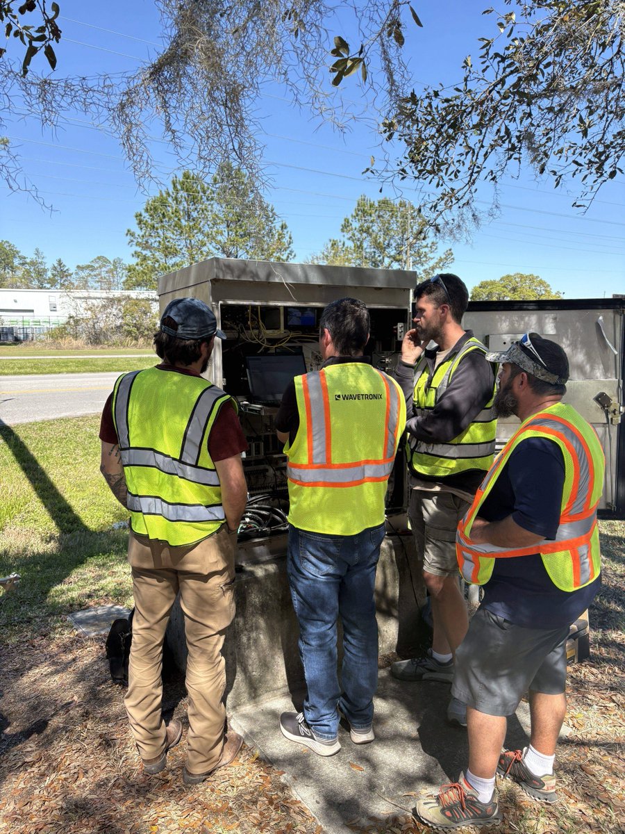 wavetronix_llc's tweet image. The City of Gainesville, Florida has the first XP21 sensor up and running!

Thanks to all who contributed to this innovative first-of-Its-kind solution at the intersection.

#stopbar #innovation #technology #florida