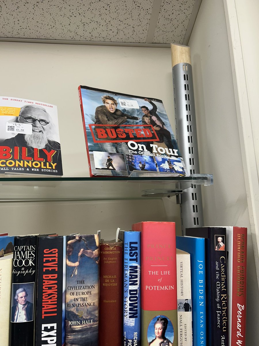 liammadison's tweet photo. @JamesBourne Top self in the local book store 😉😉🤘🏻 https://t.co/T3A7hcxOZH