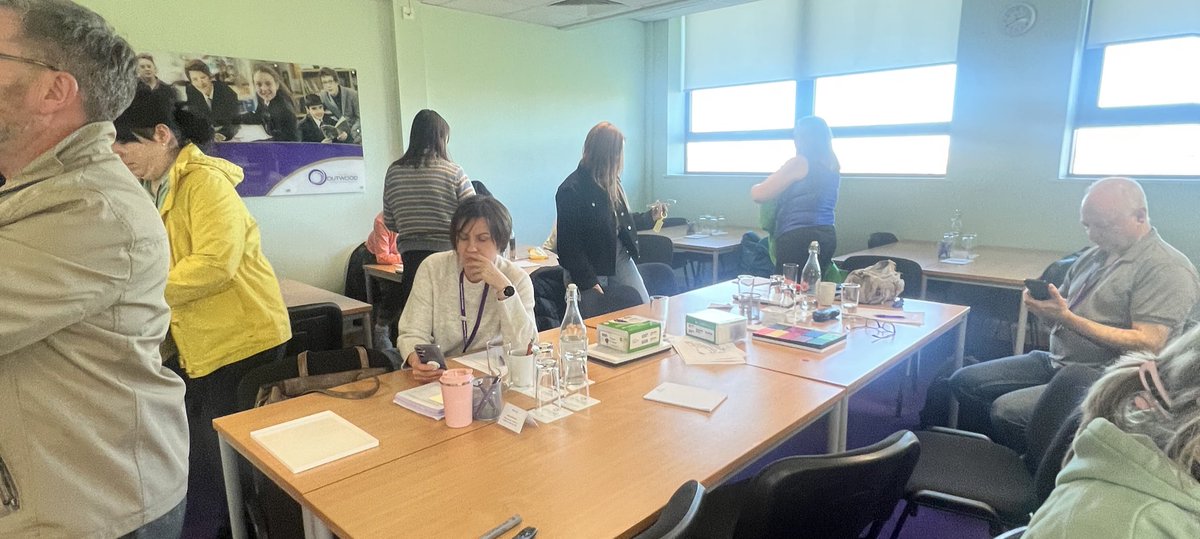 303329's tweet image. A fab second session with the wonderful Secondary Teaching Assistant SKTM Work Group this week. We thought carefully about multiplicative thinking and how it builds on our previous work on additive relationships🤔💭🔢 @YHMathsHub @NCETMsecondary @OutwoodIE @MathsHubs