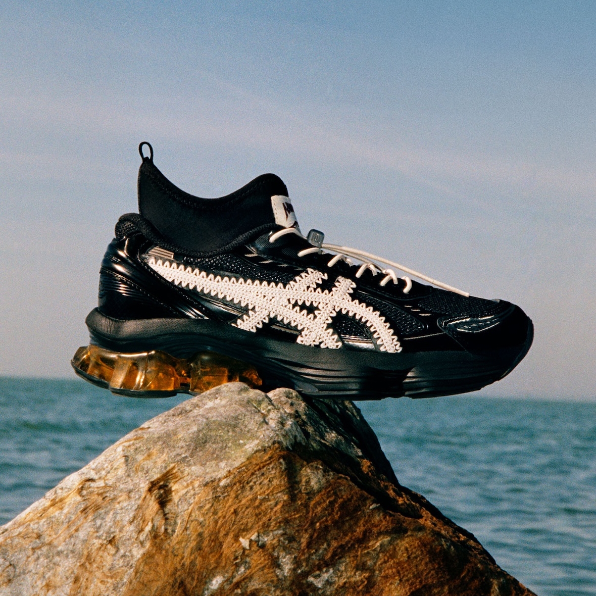 2025年 3/25 発売】Nanushka x ASICS GEL-QUANTUM KINETIC FLUENT