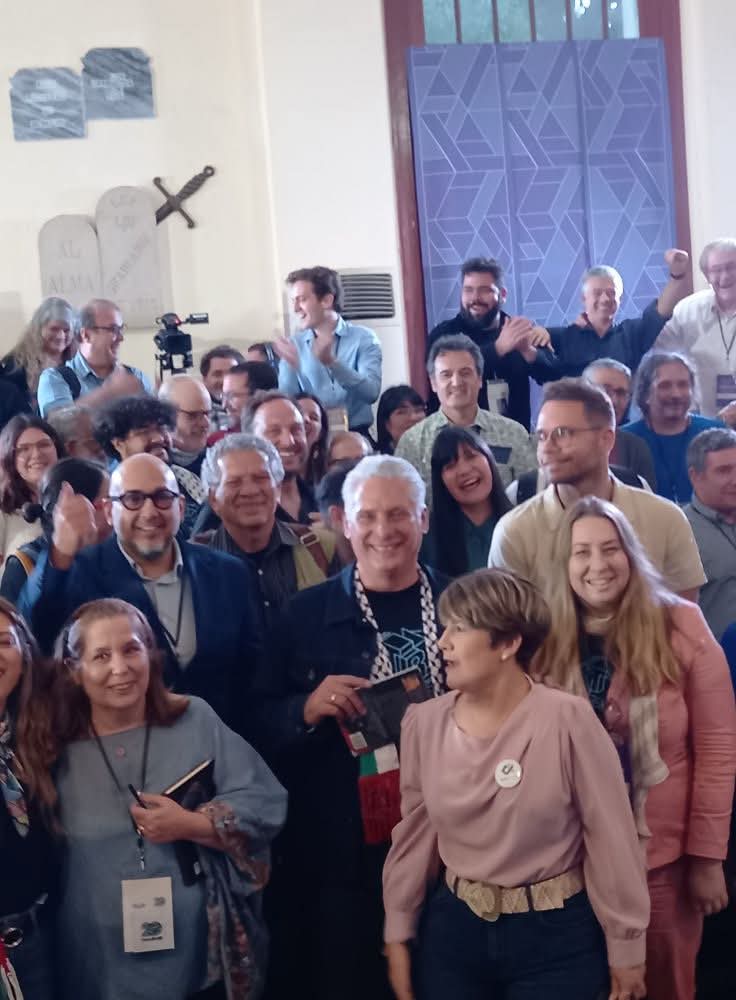 <a href="/DiazCanelB/">Miguel Díaz-Canel Bermúdez</a> intercambió con participantes en el IV Coloquio Internacional Patria y los convocó a seguir defendiendo la Patria.  
#Cuba  
#PatriaEnRed 
#PinardelRío