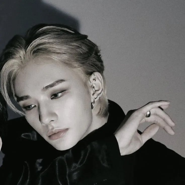 Dalphy_1's tweet photo. WOAH, guys! This is one of the best birthday gifts for Hyunjin!
We all want to see him in a movie, right?This article analyzes in such a deep and detailed way why he would be an incredible actor!
#ArtFile Dystoscape: Why Hwang Hyunjin Could Be the Hidden Asset of Thrillers, Film Noir, and Science
“…Hyunjin isn’t a one-dimensional performer…. …His ability to effortlessly embody vastly different roles, infusing each with a gripping intensity, makes him an ideal candidate for a wide range of genres, from thrillers to science fiction.…”
#HappyHyunjinDay
#Hyunjin #현진
https://t.co/qvxUkrrllc