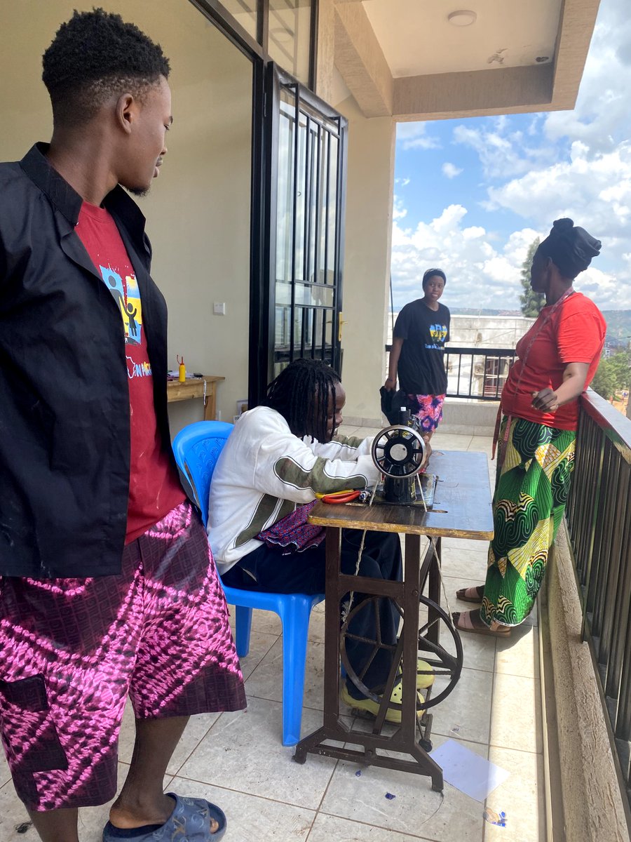 MunBertrand's tweet photo. A loving heart and acts of kindness define #AfricanMirror, a dance Group that created a tailoring business to lift themselves out of poverty, After 10 months of training They gave #streetkids they 1st products as a symbol of restoring their hope. @AfroSaido83914 @jnabdallah https://t.co/CWHgbKfWFh