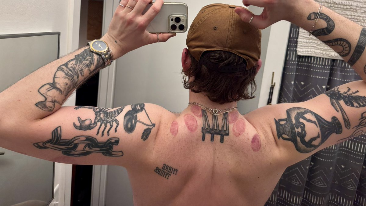 hydratedplus's tweet image. 😌