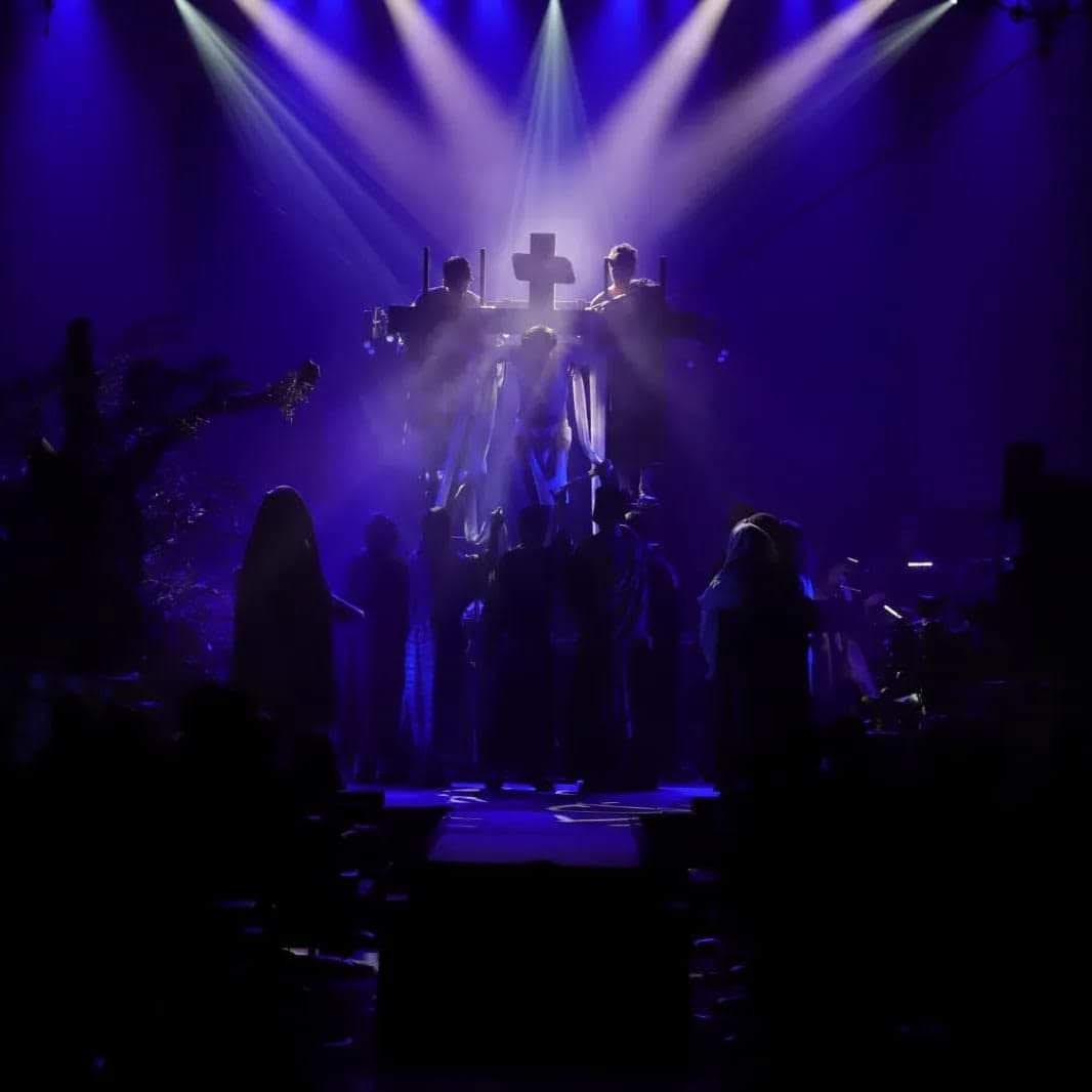 L'Autosacramental s'estrenarà dimarts 15 d'abril a les 22h. Divendres 18 es podrà tornar a veure a les 17:30h I 19h.