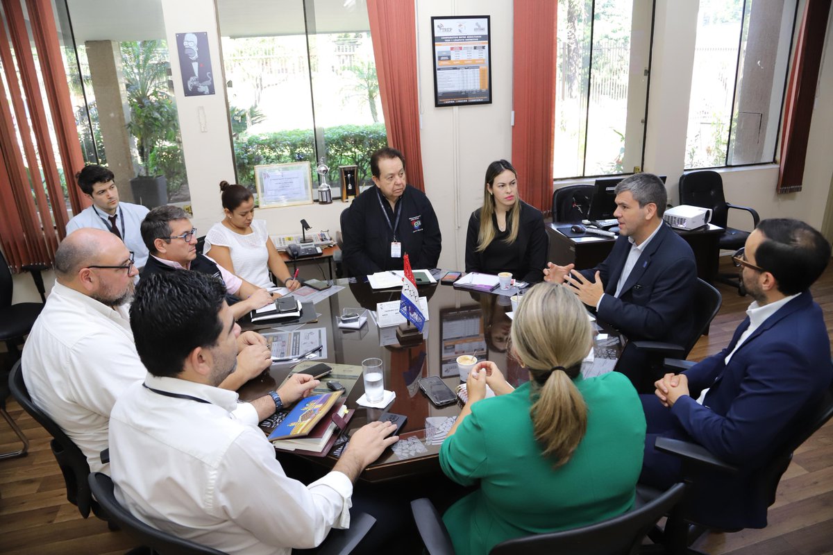 Justicia Electoral 🇵🇾 (@tsje_py) on Twitter photo 📌Autoridades de la #JusticiaElectoralPy🇵🇾 y del <a href="/PNUDPARAGUAY/">PNUD Paraguay</a>, mantuvieron una reunión informativa sobre las acciones desarrolladas por las direcciones de <a href="/Genero_JE/">Dirección de Políticas de Género JE</a>, Participación Ciudadana, entre otros puntos.
➡️Más detalles en tsje.gov.py/noticias/leer/…
#EnDestaque 📌Autoridades de la #JusticiaElectoralPy🇵🇾 y del <a href="/PNUDPARAGUAY/">PNUD Paraguay</a>, mantuvieron una reunión informativa sobre las acciones desarrolladas por las direcciones de <a href="/Genero_JE/">Dirección de Políticas de Género JE</a>, Participación Ciudadana, entre otros puntos.
➡️Más detalles en tsje.gov.py/noticias/leer/…
#EnDestaque