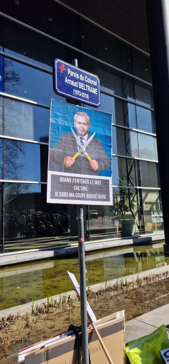 🔴Manifestation du monde de la culture depuis 13h30 devant le conseil régional des Hauts-de-France !

<a href="/HeloiseDhalluin/">Héloïse Dhalluin</a> a réaffirmé notre soutien au monde de la culture et a présenté le vœu déposé par notre groupe #GRE pour le dégel de la part collective du "Pass Culture".