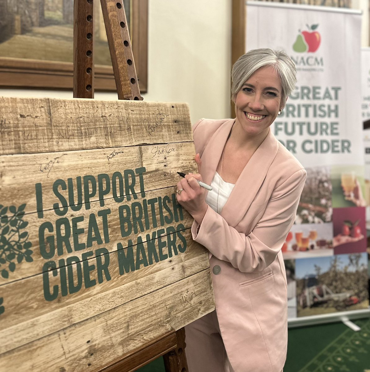 Daisy Cooper MP 🔶 (@libdemdaisy) on Twitter photo 🍺🍏Brilliant to join 100+ cider makers in parliament hosted by <a href="/NACMCiderMakers/">NACM</a>, to discuss this important industry that makes up a thriving part of our economy & rural communities nationwide.
👏Thanks to my <a href="/LibDems/">Liberal Democrats</a> colleague <a href="/SarahDykeLD/">Sarah Dyke MP 🔶</a> for co-hosting such a great event! 🍺🍏Brilliant to join 100+ cider makers in parliament hosted by <a href="/NACMCiderMakers/">NACM</a>, to discuss this important industry that makes up a thriving part of our economy & rural communities nationwide.
👏Thanks to my <a href="/LibDems/">Liberal Democrats</a> colleague <a href="/SarahDykeLD/">Sarah Dyke MP 🔶</a> for co-hosting such a great event!