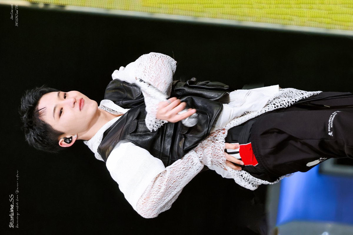 StarLine_SS's tweet photo. 250320 캐럿랜드

#호시 #HOSHI #순영 #세븐틴 #SEVENTEEN #ホシ https://t.co/KSWe993fUx