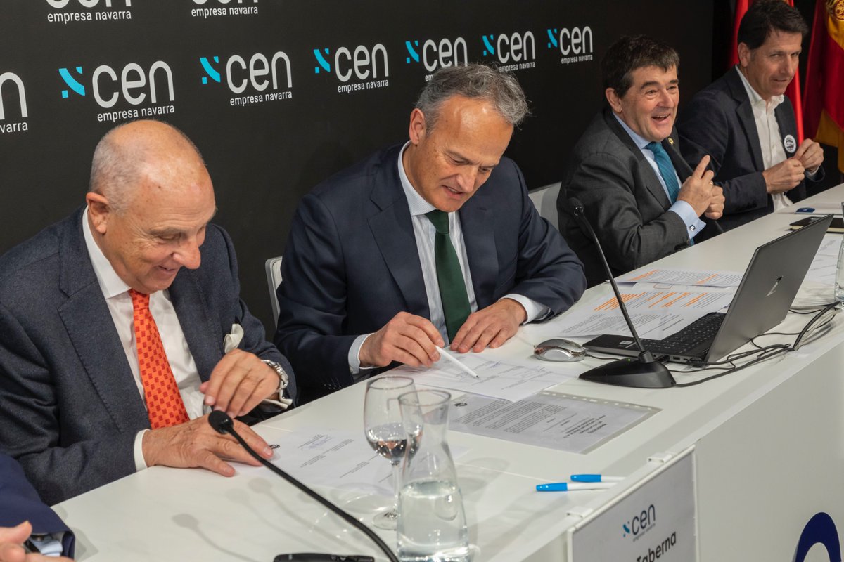 CEN_Navarra's tweet image. 🚄Se presenta la Plataforma para el Impulso del Tren de Alta Velocidad en Navarra con el apoyo de más de 40 entidades.
Objetivos:
✅TAV en Pamplona y Tudela
✅Apoyo al Gobierno de Navarra

💡 Navarra no puede quedarse atrás.