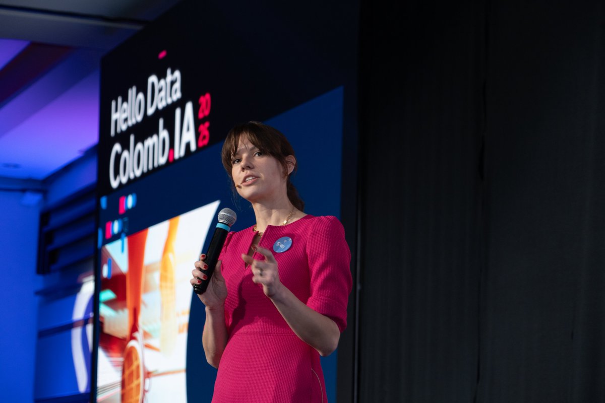Sas_Colombia's tweet image. Liderazgo #SAS en #HelloDataColombIA: @MarinelaProfi habló sobre retos en #IAGenerativa y brechas de género en este ámbito. Kristi (Shevkun) Boyd sobre #IA confiable y transparente. ¡Expertas impulsando la innovación!