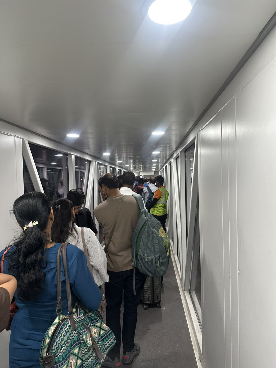 Advaid_'s tweet photo. @AirIndiaX I purchased priority check-in (PNR: A6DE6Q) but currently standing in a long queue with no priority service offered. Complete mismanagement! Requesting a refund for the same. Photo attached for reference. #CustomerService #AirIndiaExpress https://t.co/rUS1lDMPa9