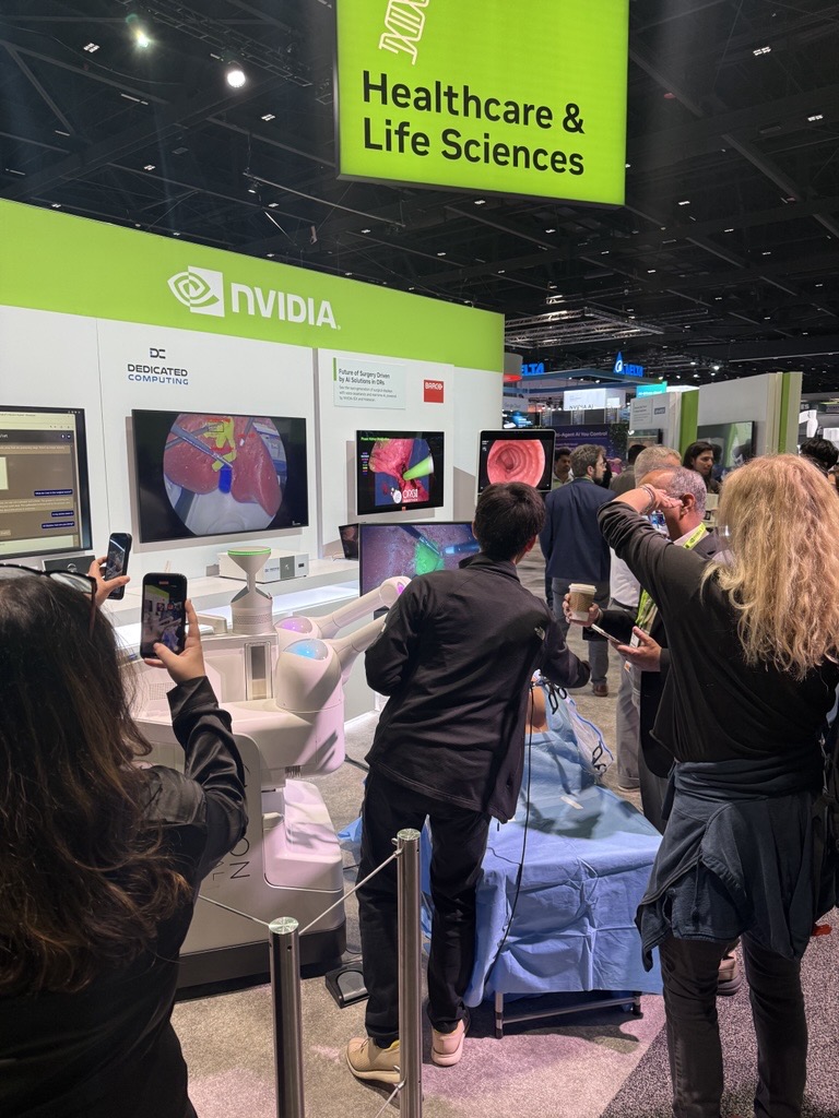 Siemon's tweet photo. Another Great Day at @NVIDIAGTC 2025!
 
We’re having an incredible time connecting with industry leaders and showcasing Siemon’s high-speed optical patching, fiber cabling, DAC &amp; AOC solutions for 400G, 800G &amp; 1.6T AI networks.

Learn More: https://t.co/xbCFMVTzuD https://t.co/svwTxiCq3s