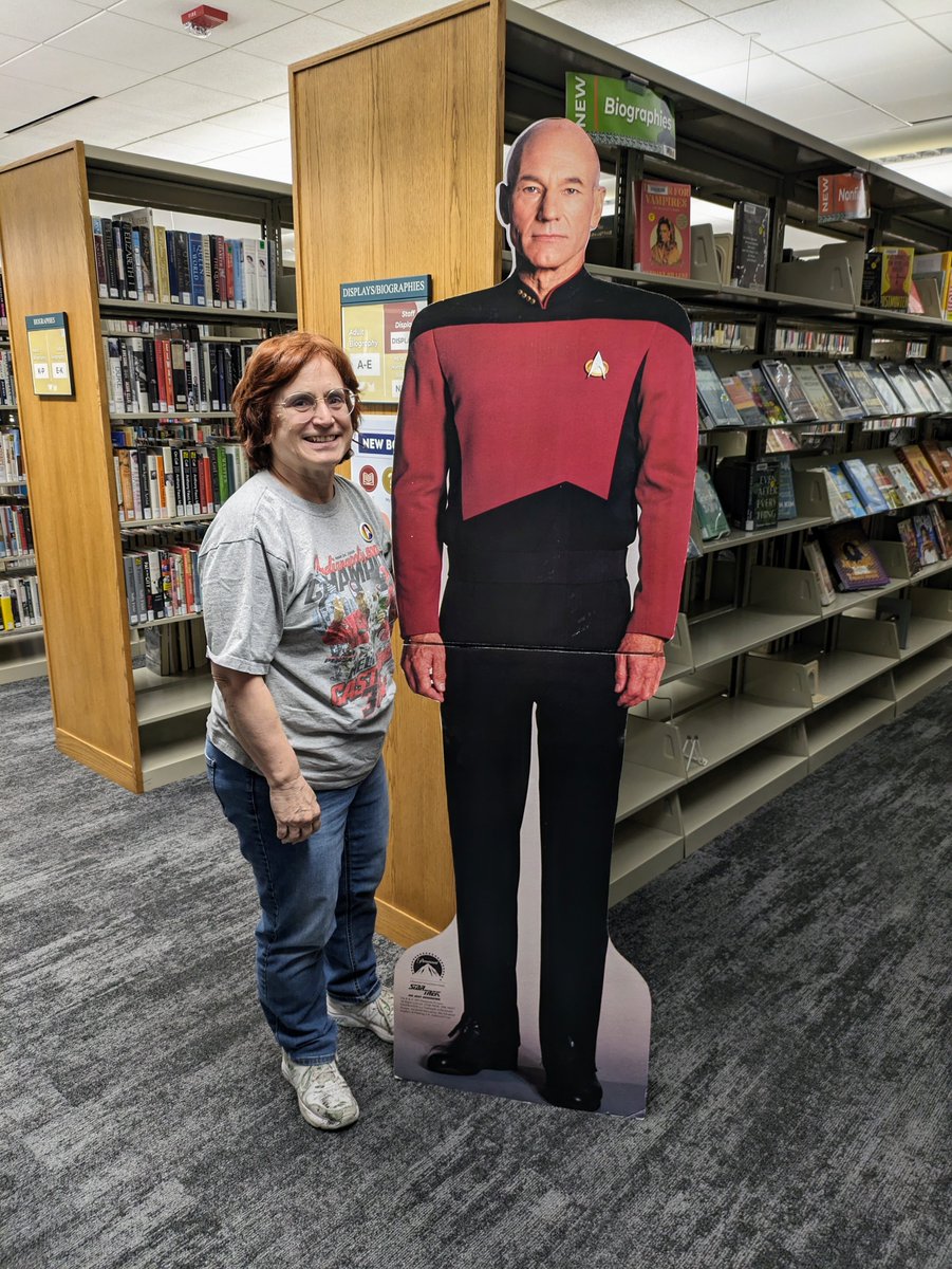 W Des Moines Library tweet media