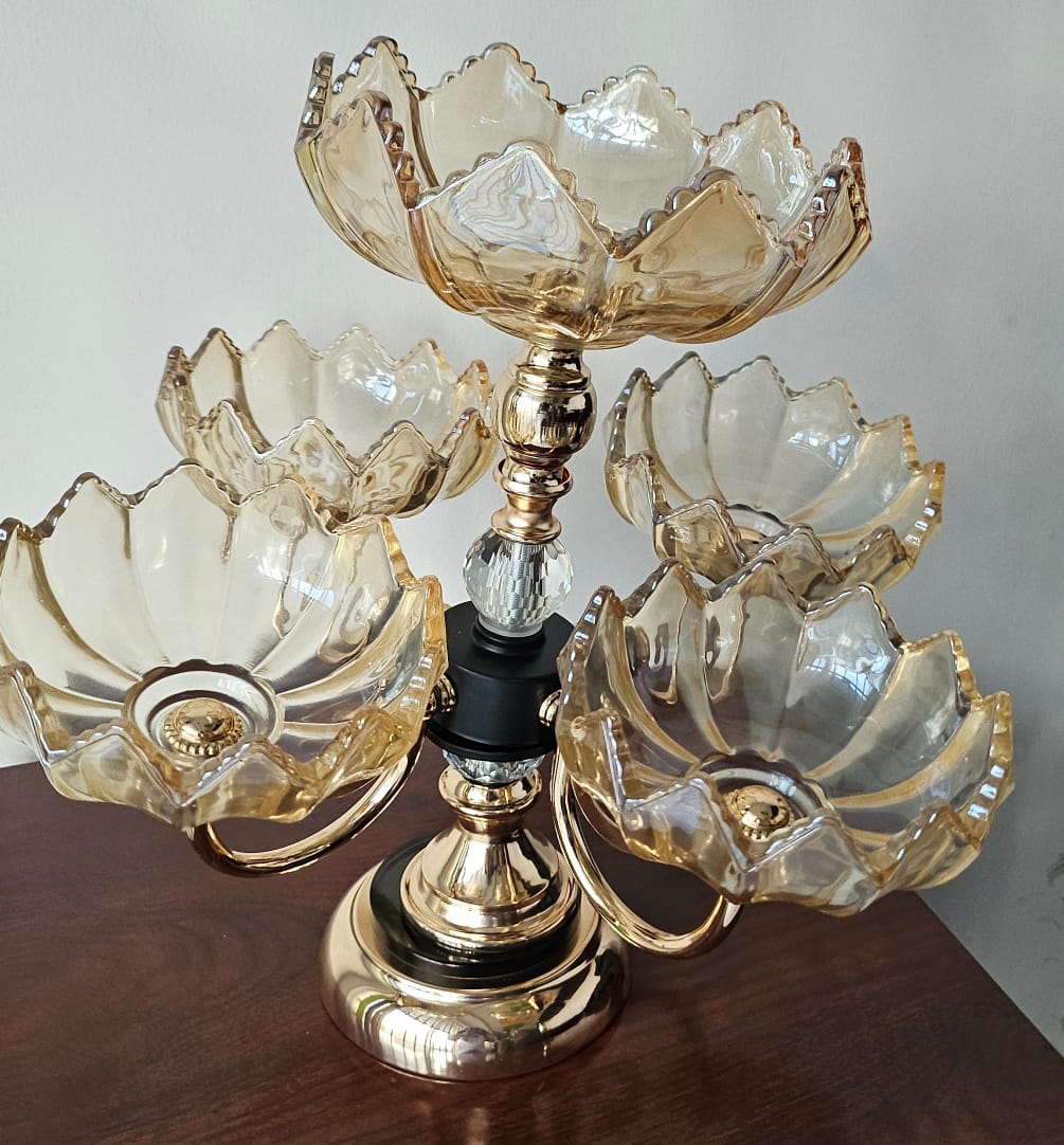 DSwidom's tweet photo. *🌟🪸Heavy glass 5 arm fruit bowl elegant presentation set now available in 5 designs @Ksh 5500 per set wholesale price🌺*

📞0796456494
We deliver countrywide https://t.co/RE8eRQOmw0
