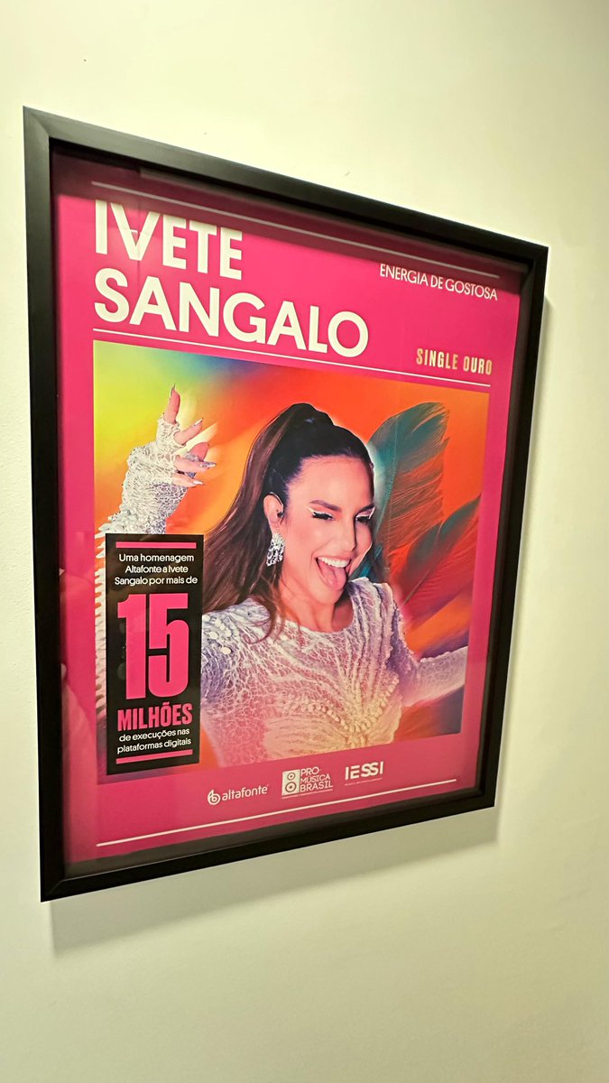 centraldaveveta's tweet photo. Zamuris, #EnergiaDeGostosa é disco de ouro! 🔋📀
Sucesso demais! 🤩 https://t.co/CWZ1ToPXGe