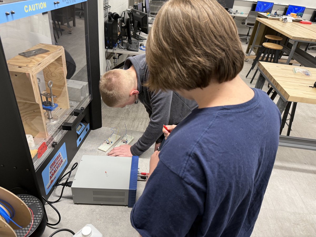 MinsterTech's tweet image. The 555 circuit is always a challenge, but this crew worked hard today to make it work!