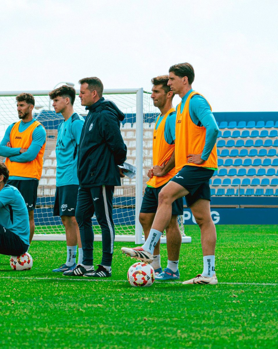 Mirada al 𝐜𝐚𝐩𝐝𝐚𝐯𝐚𝐧𝐭 i seguir.

🤍 #Sempre𝗔𝗧𝗕 💙