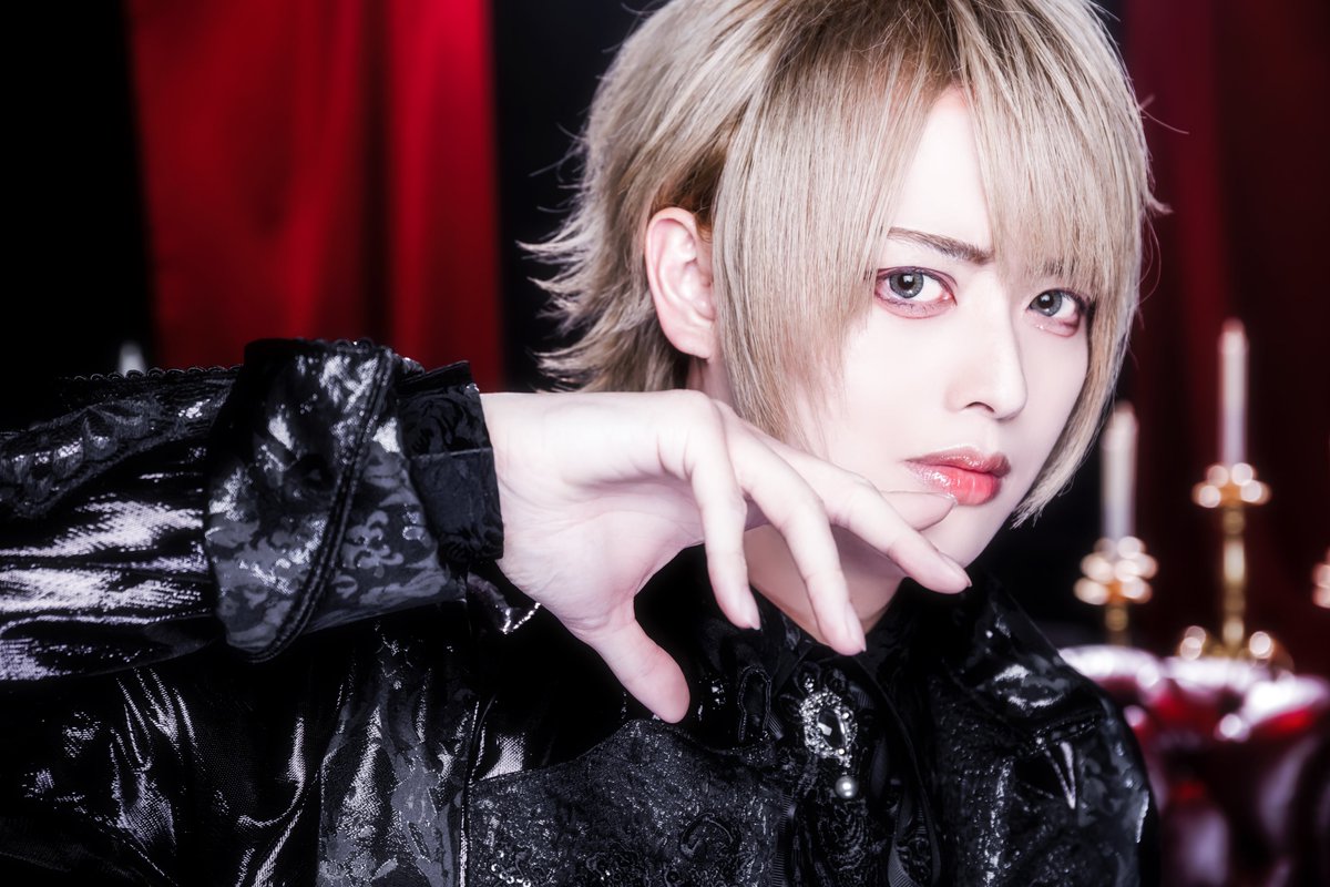 kimino_virus's tweet photo. ————+᛭+♱༺𓆩✟︎𓆪༻♱+᛭+————

⛓️‍💥個人アー写解禁⛓️‍💥

🖤柊まゐご
@kimino_maigo

🤍ルイ
@kimino_rui

このツイートの

・♻️＋♡＝1000
・上記各メンバーのフォロワー＋200

⚠️達成で次のメンバー個人アー写公開⚠️

————+᛭+♱༺𓆩✟︎𓆪༻♱+᛭+———— https://t.co/QdZwwWM13s