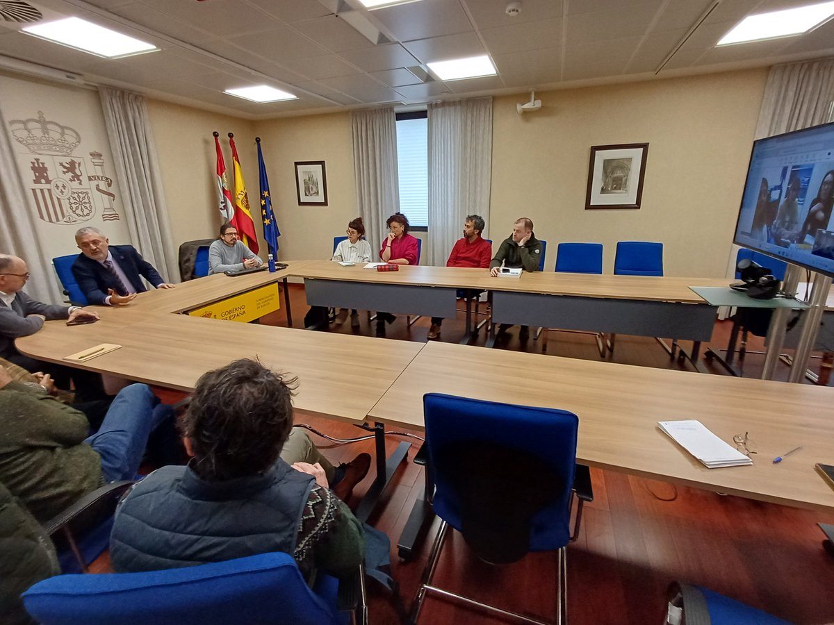 🗓️ #AGENDA | Reunión entre el subdelegado del Gobierno, Pedro de la Fuente, y agentes culturales de la provincia para impulsar el programa <a href="/dinamizartj/">Dinamiz-ARTj</a>, en la que también han participado telemáticamente técnicos de <a href="/CIUDEN_ES/">Fundación Ciudad de la Energía (CIUDEN)</a>, en los municipios de la comarca de #Garoña