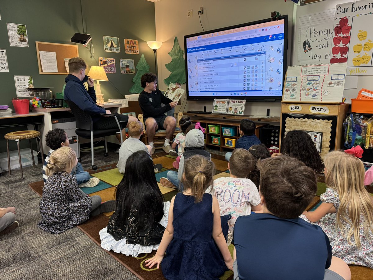 Our bears 🐻 love when the big kids come to school! <a href="/KPark_Football/">PARK FOOTBALL</a> <a href="/HumbleISD_BBE/">Bear Branch Elem</a>