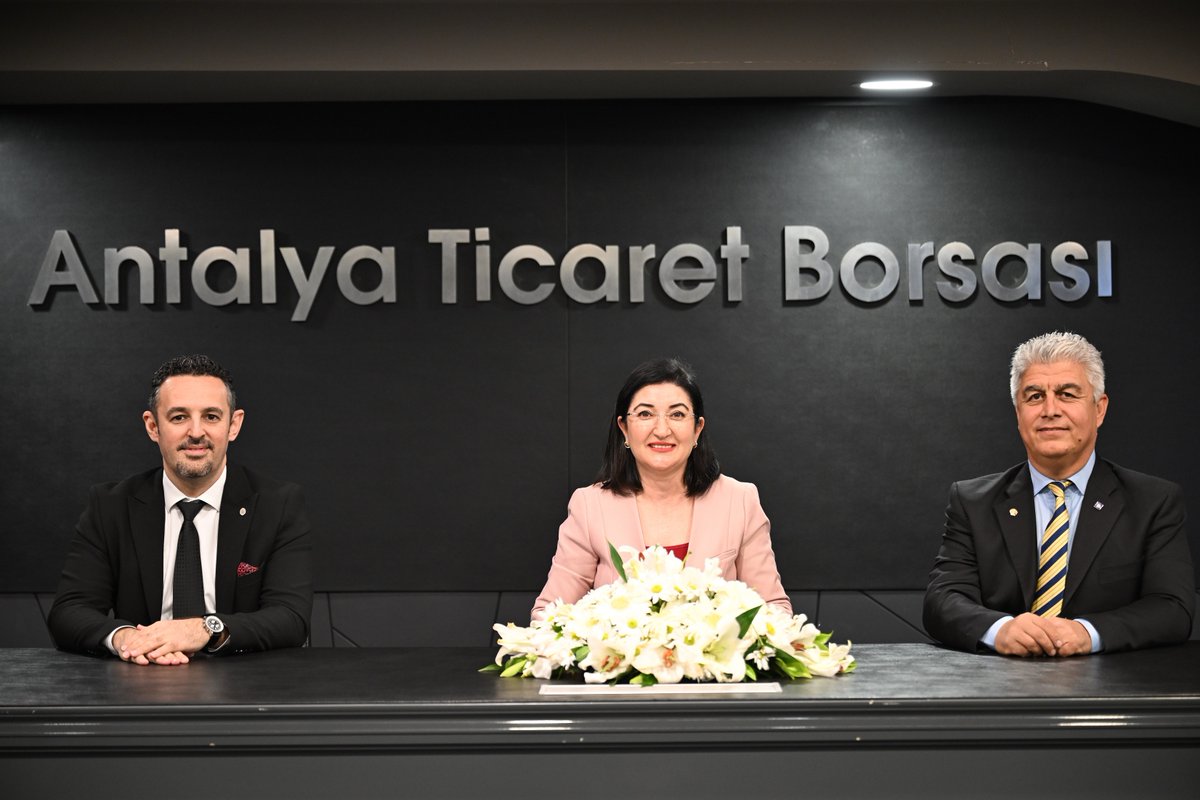 YusufYavuz3's tweet photo. 5-Antalya Ticaret Borsası (ATB) ile Antalya Tarım Konseyi (ATAK) işbirliğinde düzenlenen Tarım Gündem Programında suyun bugünü ve geleceği ele alındı. Kentteki 100 bin civarındaki sondaj kuyusunun 
% 90'ının kaçak olduğu iddiası etkinliğe damgasını vurdu: https://t.co/EQ2UaqZkQX https://t.co/zTqHOjr3sV