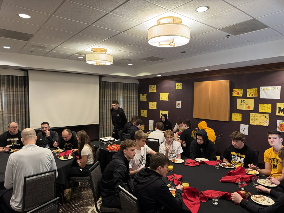 KernelBB's tweet photo. Thanks to Dan and Lori Allen for sponsoring our breakfast this morning!! 5 hours until tip!!
#KernelBasketball #OurWay https://t.co/Kx3PrAffs8