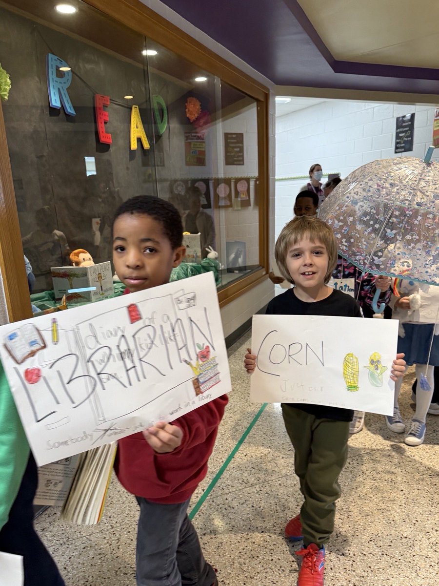 Celebrate National Reading Month with VBCPS! 📚🎉

Our schools are buzzing with excitement as we dive into a month full of literacy activities.