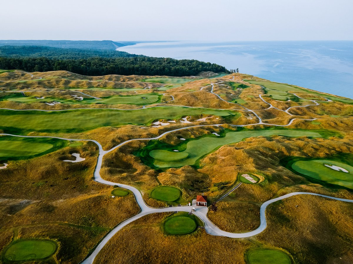 Arcadia_Bluffs's tweet photo. The fairways are calling... https://t.co/wpyJzwHg6Y