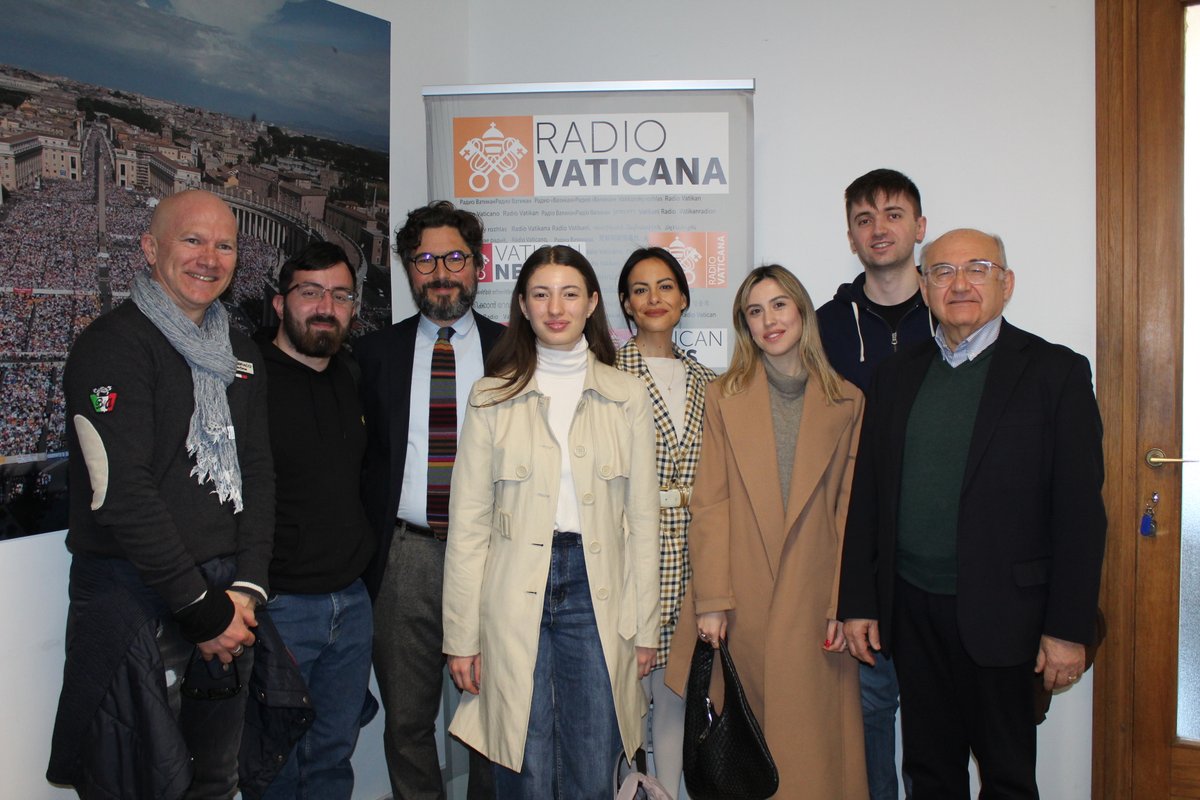 Università degli Studi Link (@linkcampus) on Twitter photo Questa mattina, nell’ambito degli incontri #MeetTheJob, alcuni studenti di Scienze Politiche hanno visitato <a href="/Rvaticanaitalia/">Radio Vaticana</a> - <a href="/VaticanNews/">Vatican News</a> . Un’esperienza immersiva per scoprire il dietro le quinte della radio, dalla produzione dei contenuti alla diffusione sui social. Questa mattina, nell’ambito degli incontri #MeetTheJob, alcuni studenti di Scienze Politiche hanno visitato <a href="/Rvaticanaitalia/">Radio Vaticana</a> - <a href="/VaticanNews/">Vatican News</a> . Un’esperienza immersiva per scoprire il dietro le quinte della radio, dalla produzione dei contenuti alla diffusione sui social.